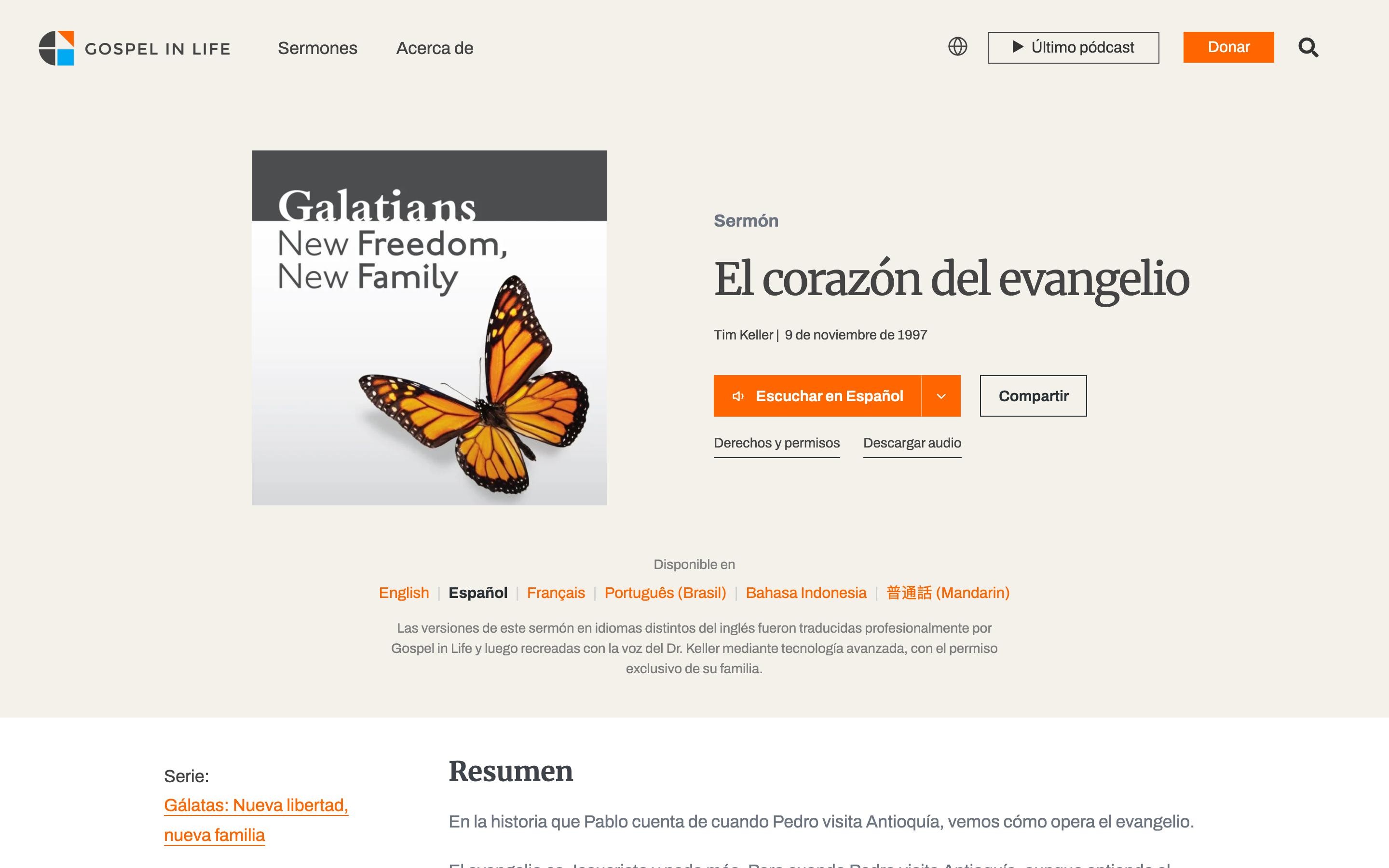 A Spanish sermon page on gospelinlife.com, "El corazón del evangelio," with a translated menu, an Escuchar en Español button, and a Disponible en row linking the same sermon in six languages above a translation note.